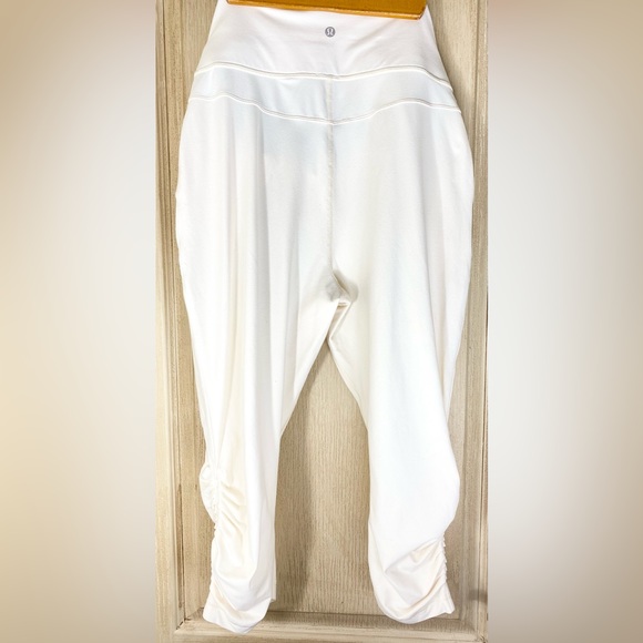 Lululemon Womens Yoga Pant Size 8 Lightweight Comfort Lounge Activewear Capsule - Picture 5 of 11